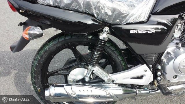2015 Suzuki EN125 image 5