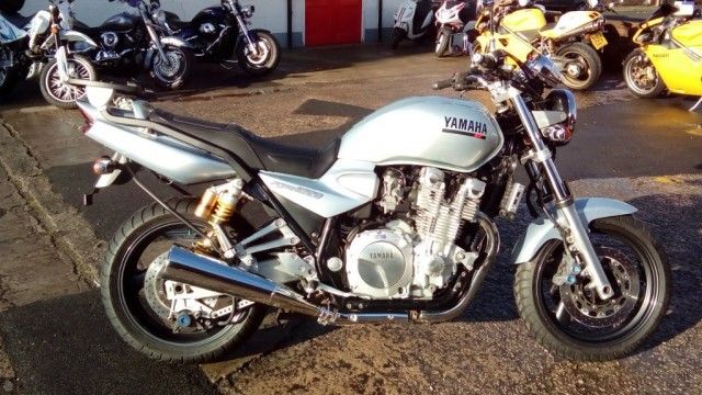 2000 Yamaha XJR1300 image 3