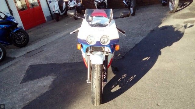 1993 Honda VFR400 image 3