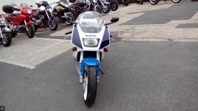 1991 Suzuki RGV250 image 3