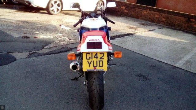 1990 Honda VFR400 image 4