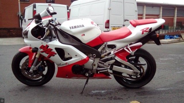 1998 Yamaha R1 1000 image 2