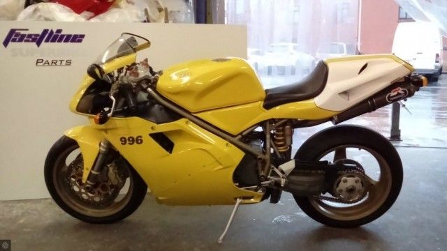 1998 Ducati 996 image 2