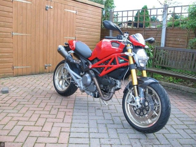 2009 Ducati Monster 1100 image 2