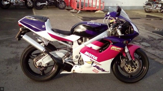 1996 Suzuki RGV250 image 1