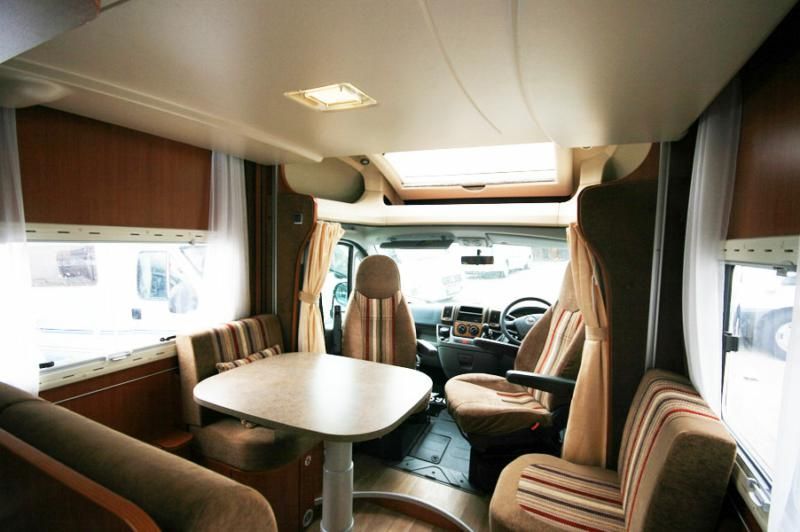 2012 Chausson Suite Maxi image 8