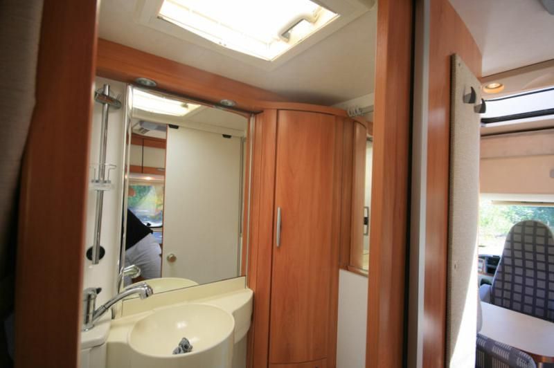 2008 Hymer Exsis 562I image 8