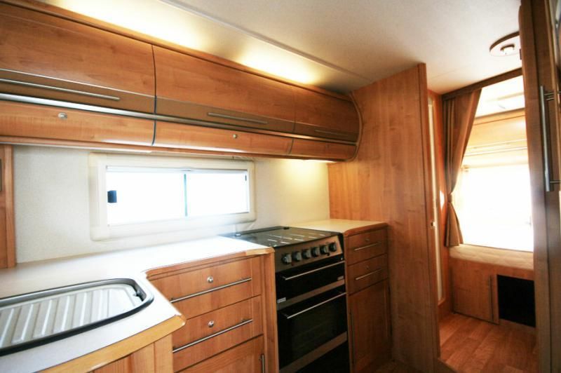 2007 Autotrail Chieftain image 3