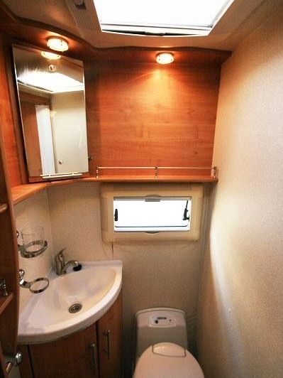 2007 Autotrail Chieftain image 8