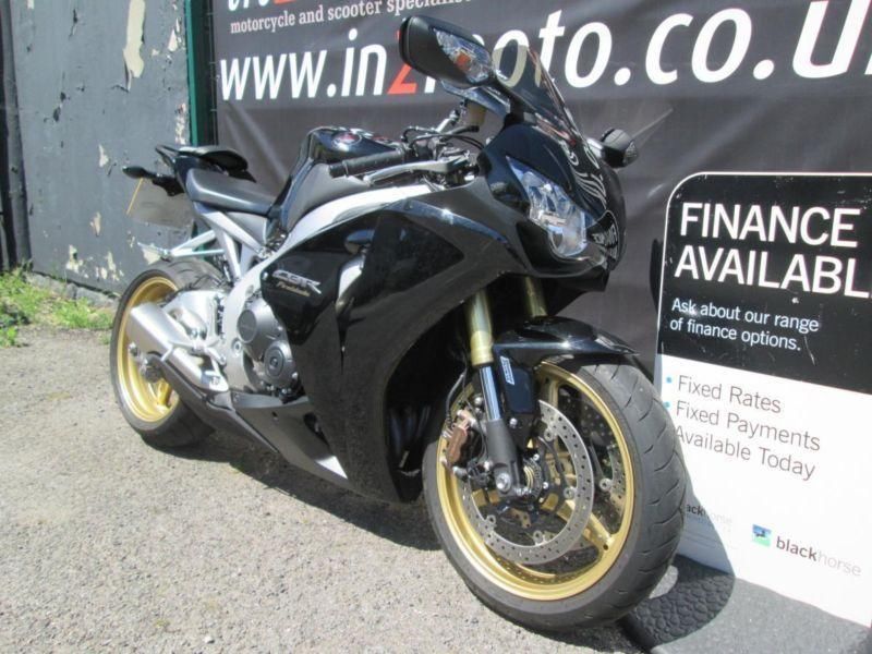 2012 HONDA CBR1000RA A ABS MODEL WITH ONLY 2316 MILES image 2