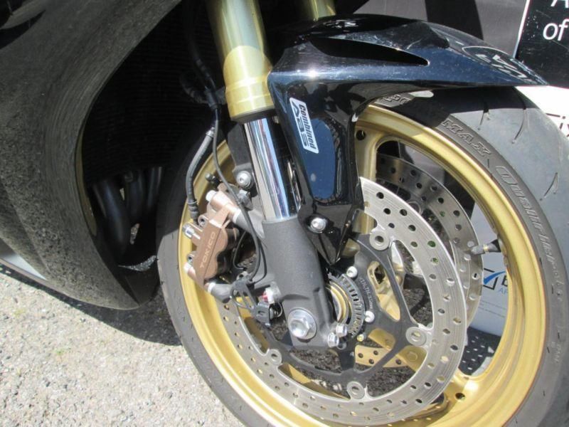 2012 HONDA CBR1000RA A ABS MODEL WITH ONLY 2316 MILES image 3