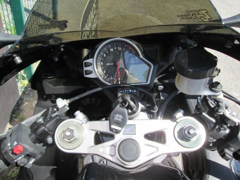 2012 HONDA CBR1000RA A ABS MODEL WITH ONLY 2316 MILES image 7