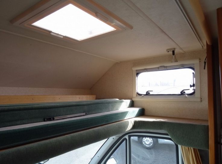 2002 Bessacarr E425 image 6