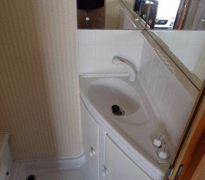 2002 Bessacarr E425 image 9