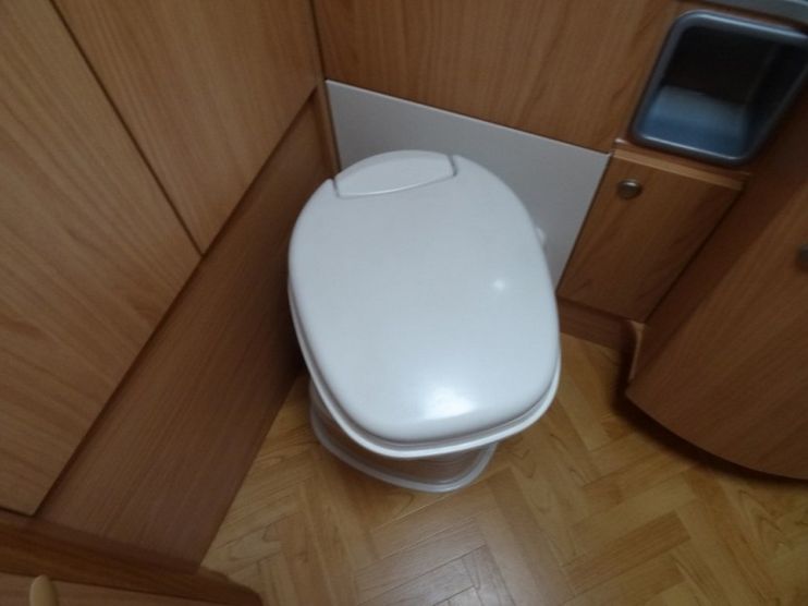 2006 Burstner Delfin Performance T700 image 7