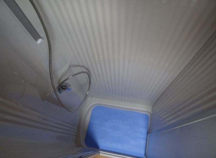 2006 Burstner Delfin Performance T700 image 8