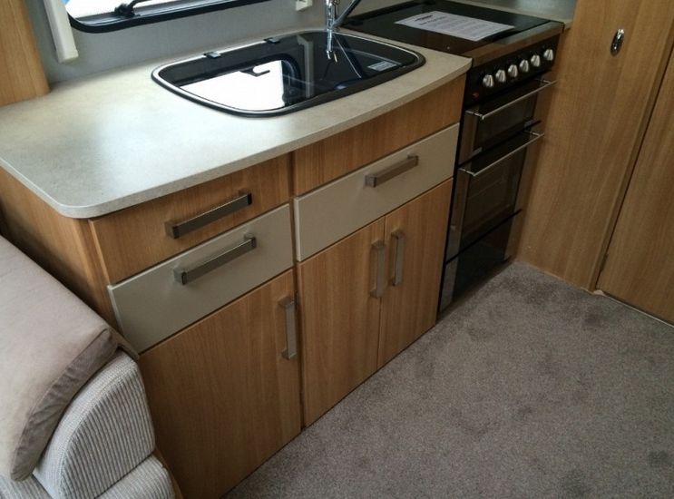 2013 Coachman VIP 460/2 image 4