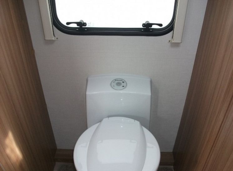 2015 Lunar Quasar 462 image 5