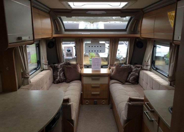 2012 Coachman VIP 460/2 image 2