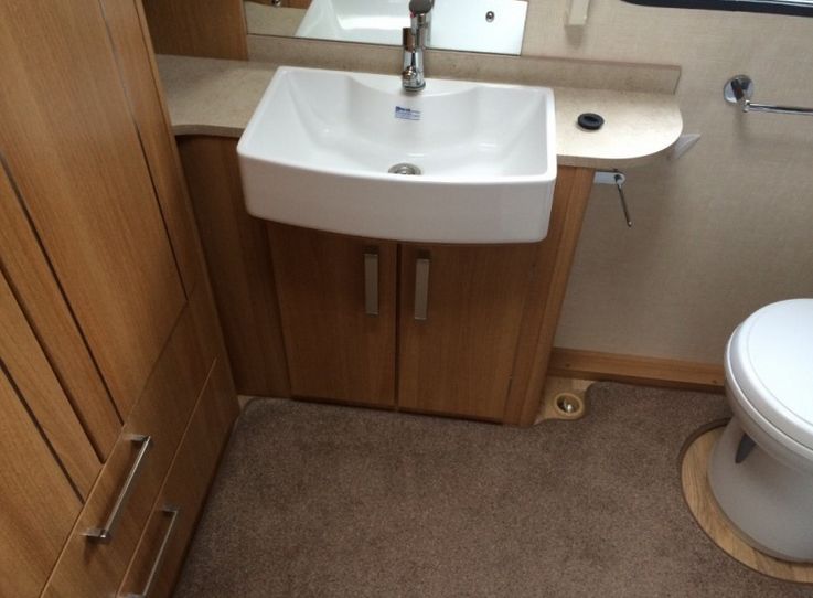 2012 Coachman VIP 460/2 image 7