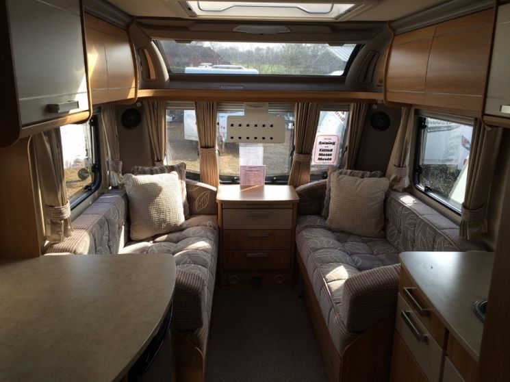 2012 Coachman VIP 460/2 image 2