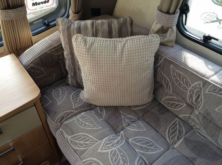 2012 Coachman VIP 460/2 image 3