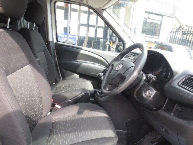 2012 Vauxhall Combo New Shape 1.3 CDTi image 7
