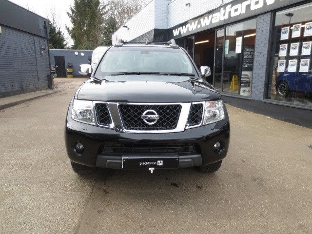 2013 Nissan Navara Outlaw 3.0DCi V6 image 1