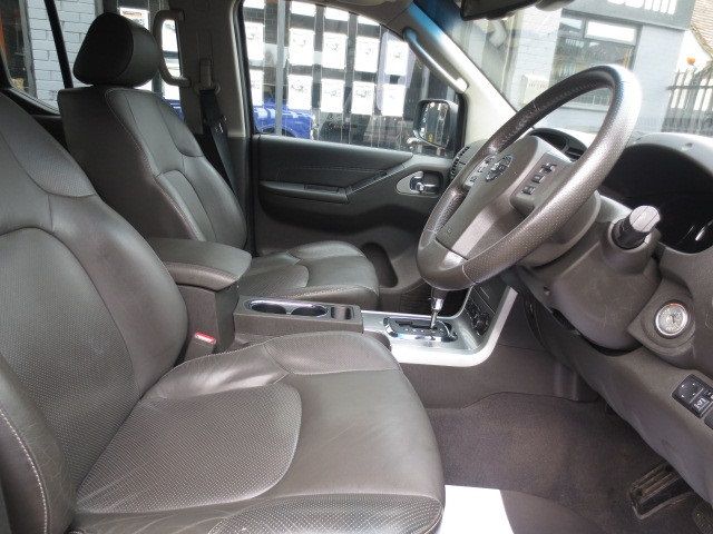 2013 Nissan Navara Outlaw 3.0DCi V6 image 6