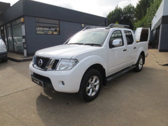 2013 Nissan Navara Tekna Connect 2.5DCi 4x4 image 2