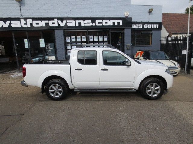 2013 Nissan Navara Tekna Connect 2.5DCi 4x4 image 5