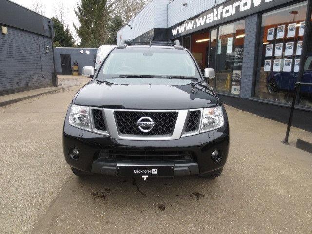 2013 Nissan Navara Tekna Platinum 2.5DCi image 1
