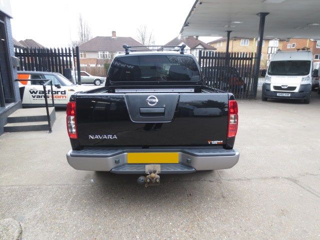 2013 Nissan Navara Tekna Platinum 2.5DCi image 3