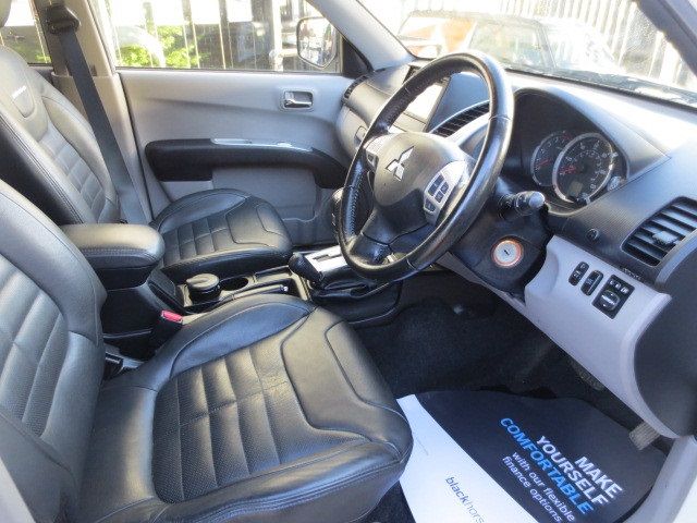 2012 Mitsubishi L200 Barbarian 2.5DI-D image 6