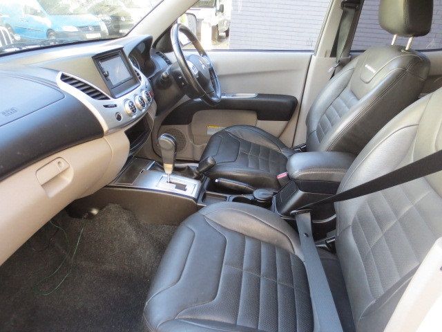 2012 Mitsubishi L200 Barbarian 2.5DI-D image 8