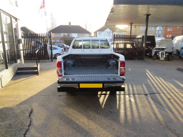 2014 Toyota Hi-lux Active 2.5D-4D image 4