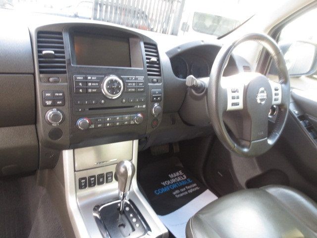2013 Nissan Navara Outlaw 3.0DCi V6 image 7
