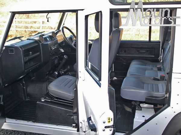 2011 Land Rover Defender 110 TDCi image 4