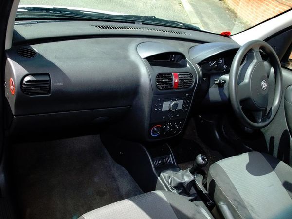 2010 Vauxhall Combo 2000 image 6
