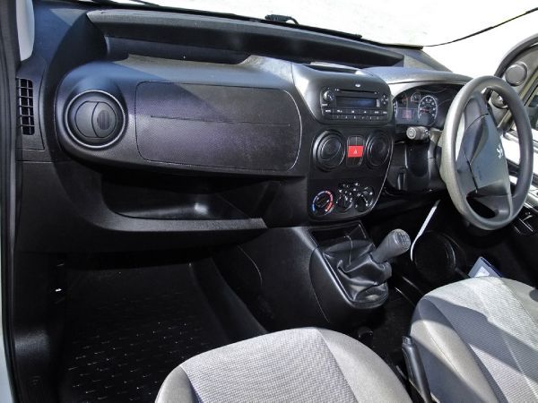 2011 Peugeot Bipper S HDi image 9