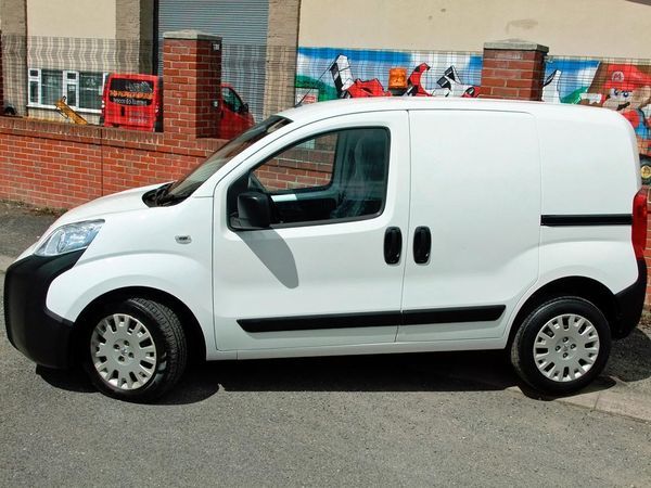 2012 Peugeot Bipper Professional HDi image 2