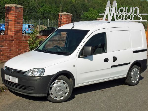 2011 Vauxhall Combo 2000 CDTi image 1