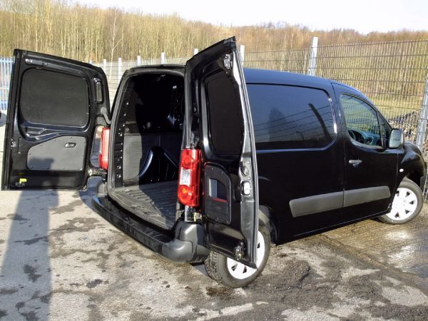 2010 Citroen Berlingo 625 LX 1.6 HDi image 2