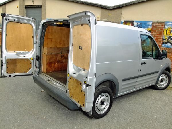 2010 Ford Transit Connect T220 TDCi image 4