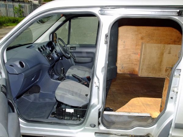 2010 Ford Transit Connect T220 TDCi image 6