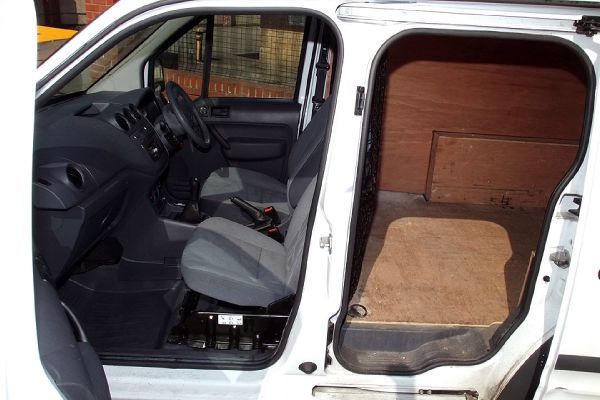 2011 Ford Transit Connect T200 L TDCi image 5