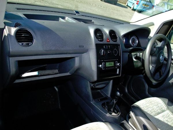 2011 Volkswagen Caddy C20 TDI image 9