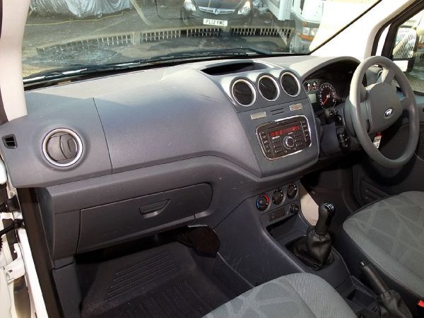 2011 Ford Transit Connect T200 L TDCi image 10
