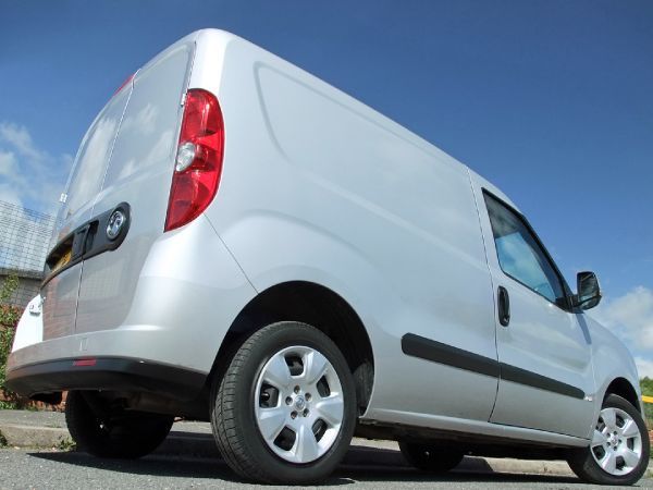 2012 Vauxhall Combo 2000 CDTI image 3