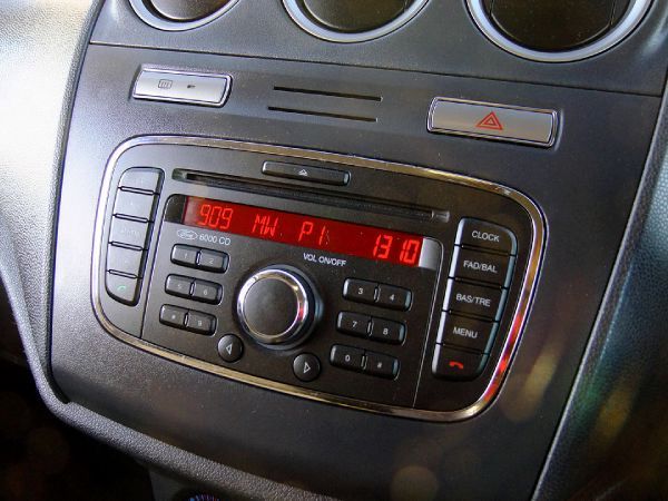 2010 Ford Transit Connect T220 image 9